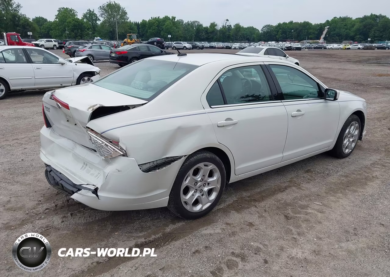 2011 Ford Fusion Se VIN:3FAHP0HA3BR346452 - 4
