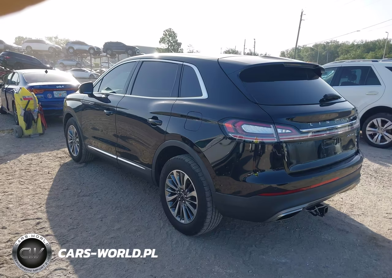2020 Lincoln Nautilus Standard VIN:2LMPJ8J90LBL02334 - 3