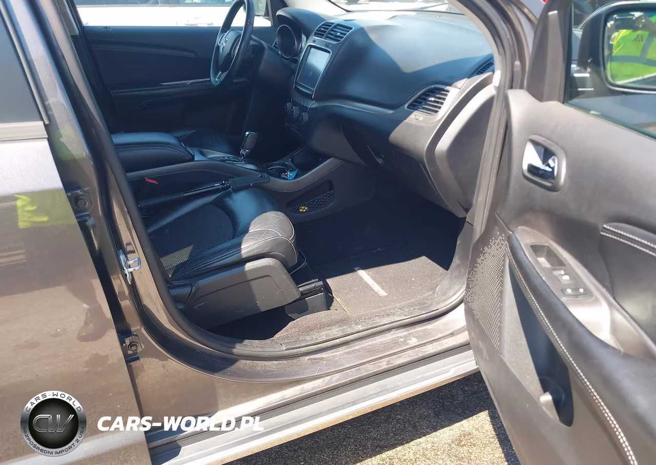 2017 Dodge Journey Crossroad Plus VIN:3C4PDCGB6HT612746 - 5