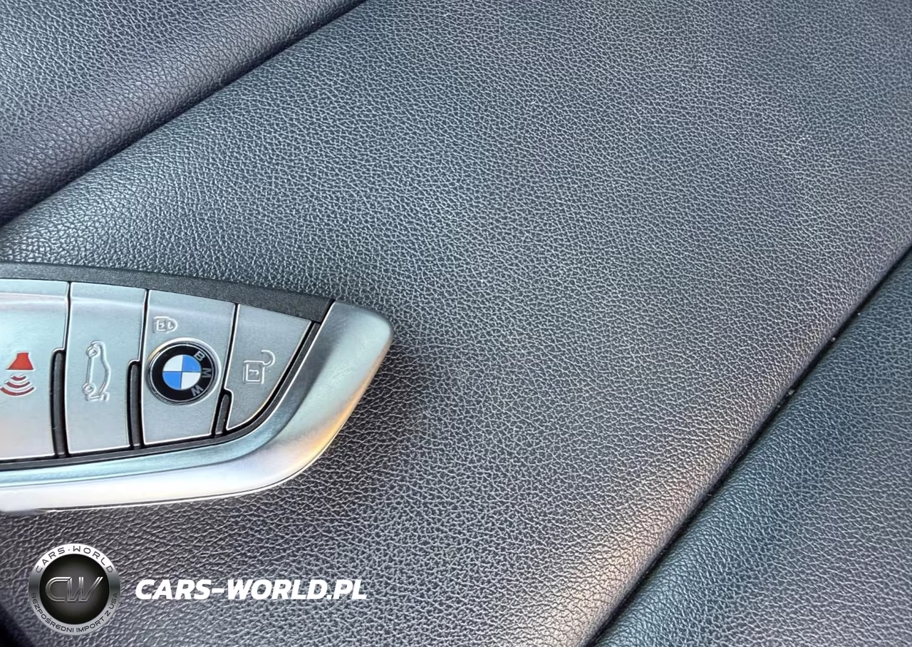 2019 BMW X3 xDrive30I VIN:5UXTR9C52KLR09467 - 11
