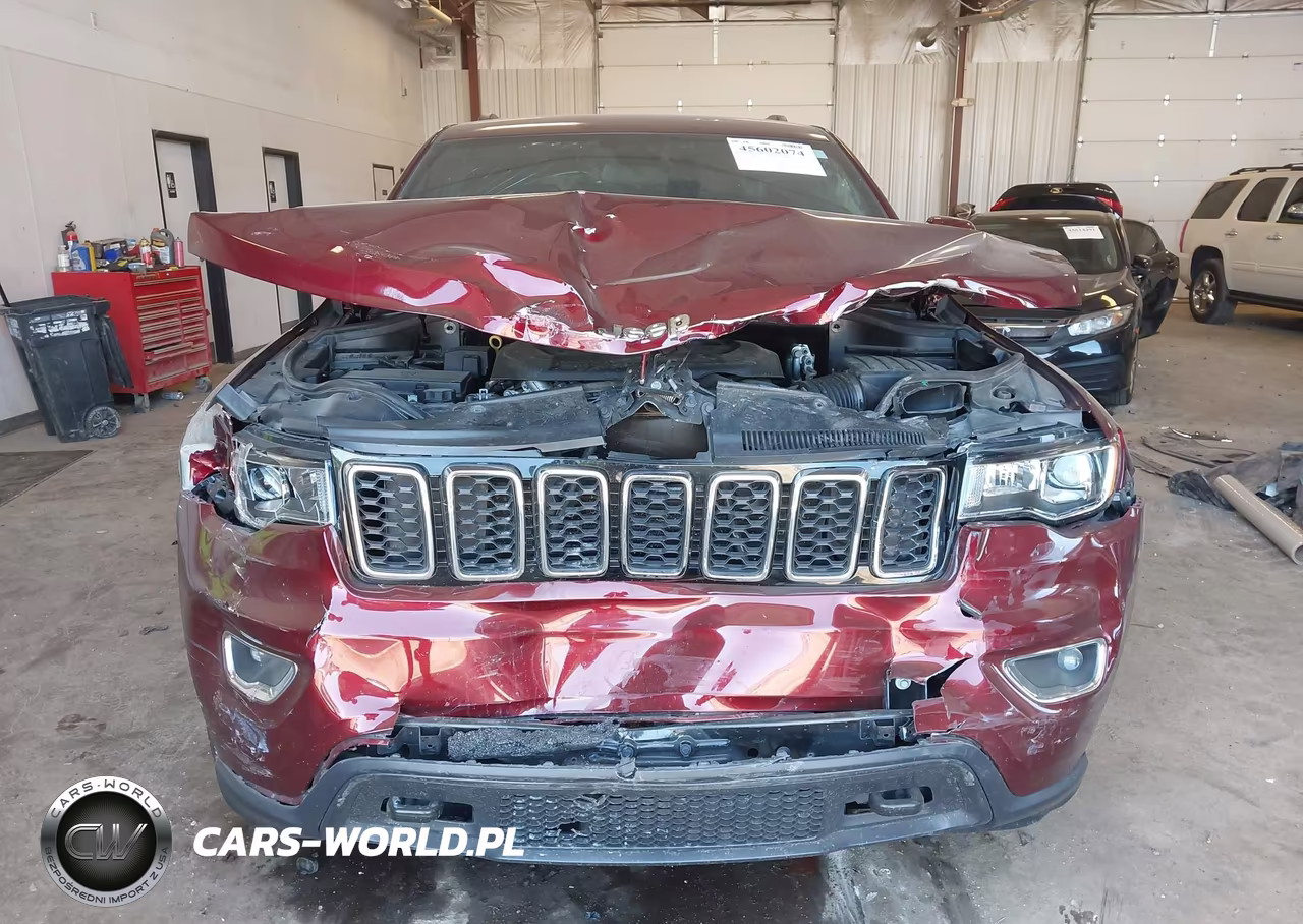 2020 Jeep Grand Cherokee Laredo E 4X4 VIN:1C4RJFAG1LC290075 - 12