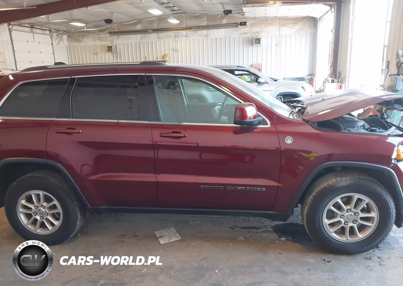 2020 Jeep Grand Cherokee Laredo E 4X4 VIN:1C4RJFAG1LC290075 - 13