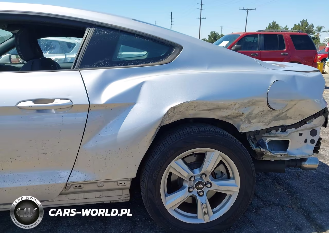 2016 Ford Mustang V6 VIN:1FA6P8AMXG5259880 - 19