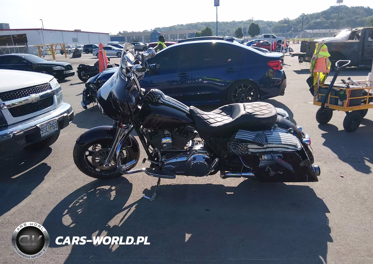 2010 Harley-Davidson Flhx VIN:1HD1KB416AB634656 - 13