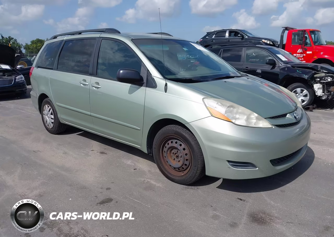 2009 Toyota Sienna Le – zdjęcie 1 z 11