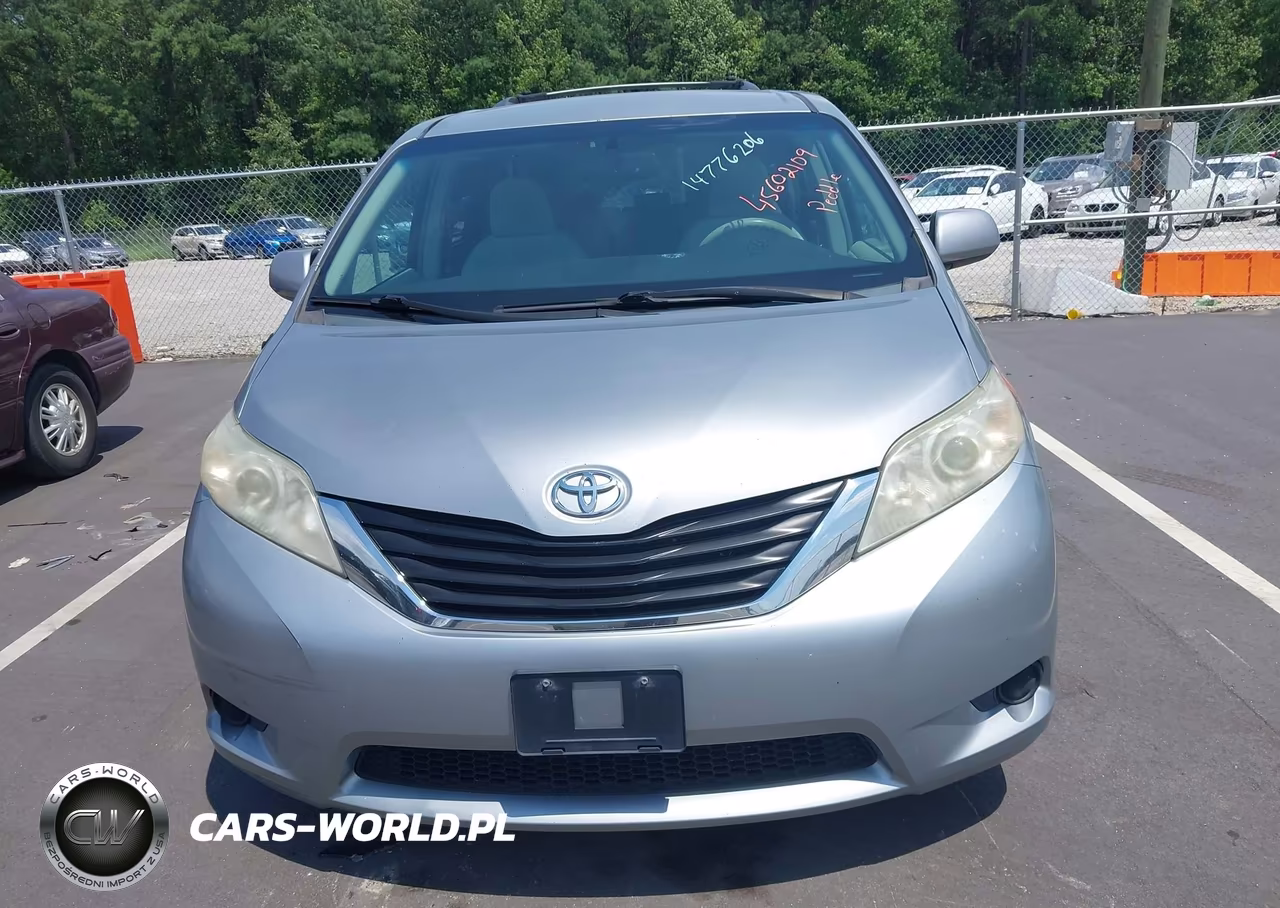 2011 Toyota Sienna Le VIN:5TDJK3DC8BS020842 - 12