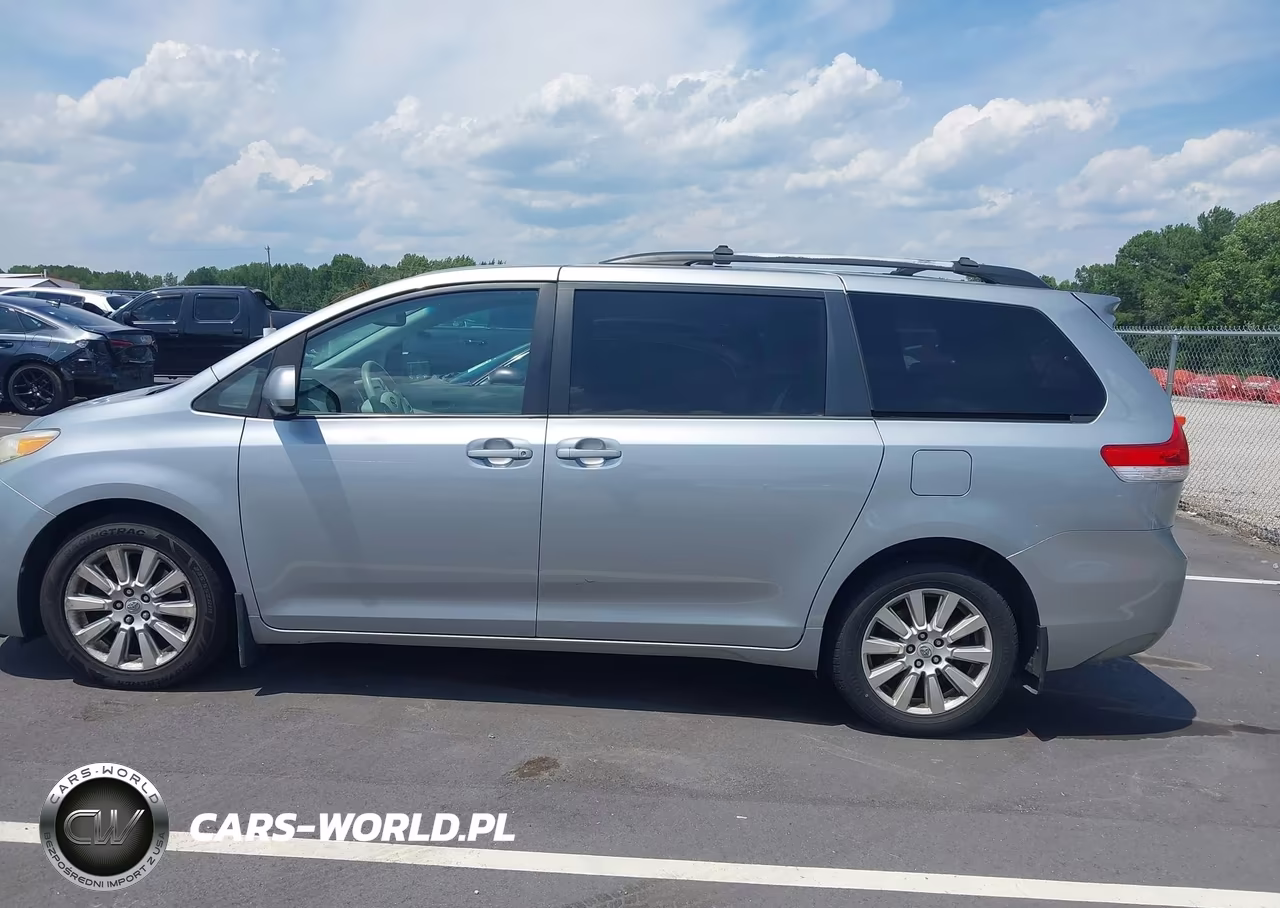 2011 Toyota Sienna Le VIN:5TDJK3DC8BS020842 - 14