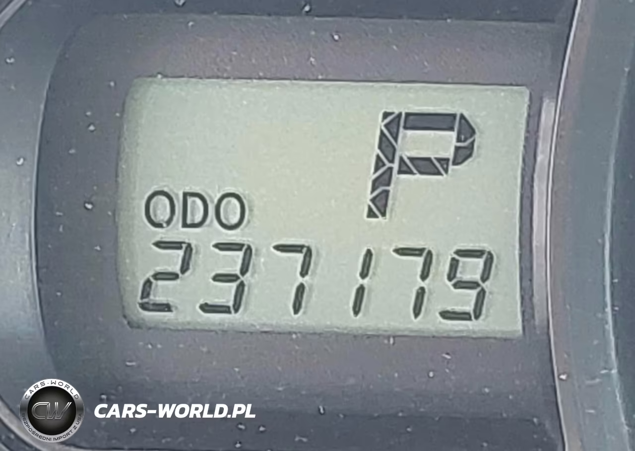 2011 Toyota Sienna Le VIN:5TDJK3DC8BS020842 - 15
