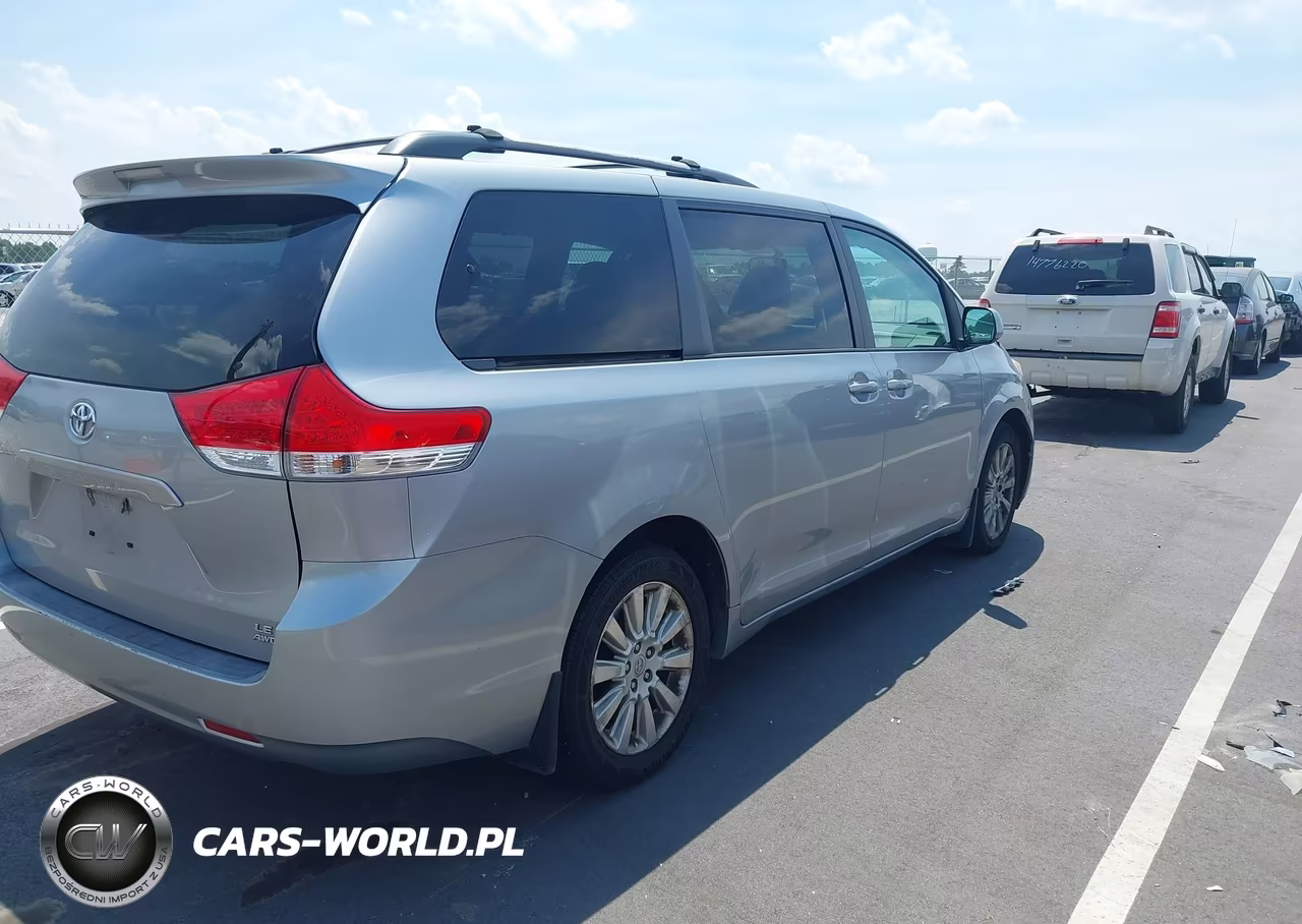 2011 Toyota Sienna Le VIN:5TDJK3DC8BS020842 - 4