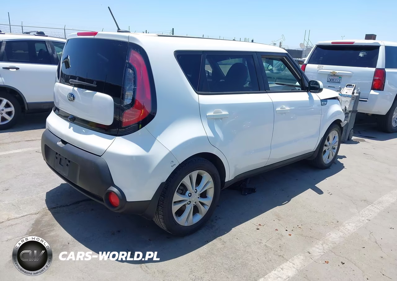 2015 Kia Soul + VIN:KNDJP3A50F7127245 - 4