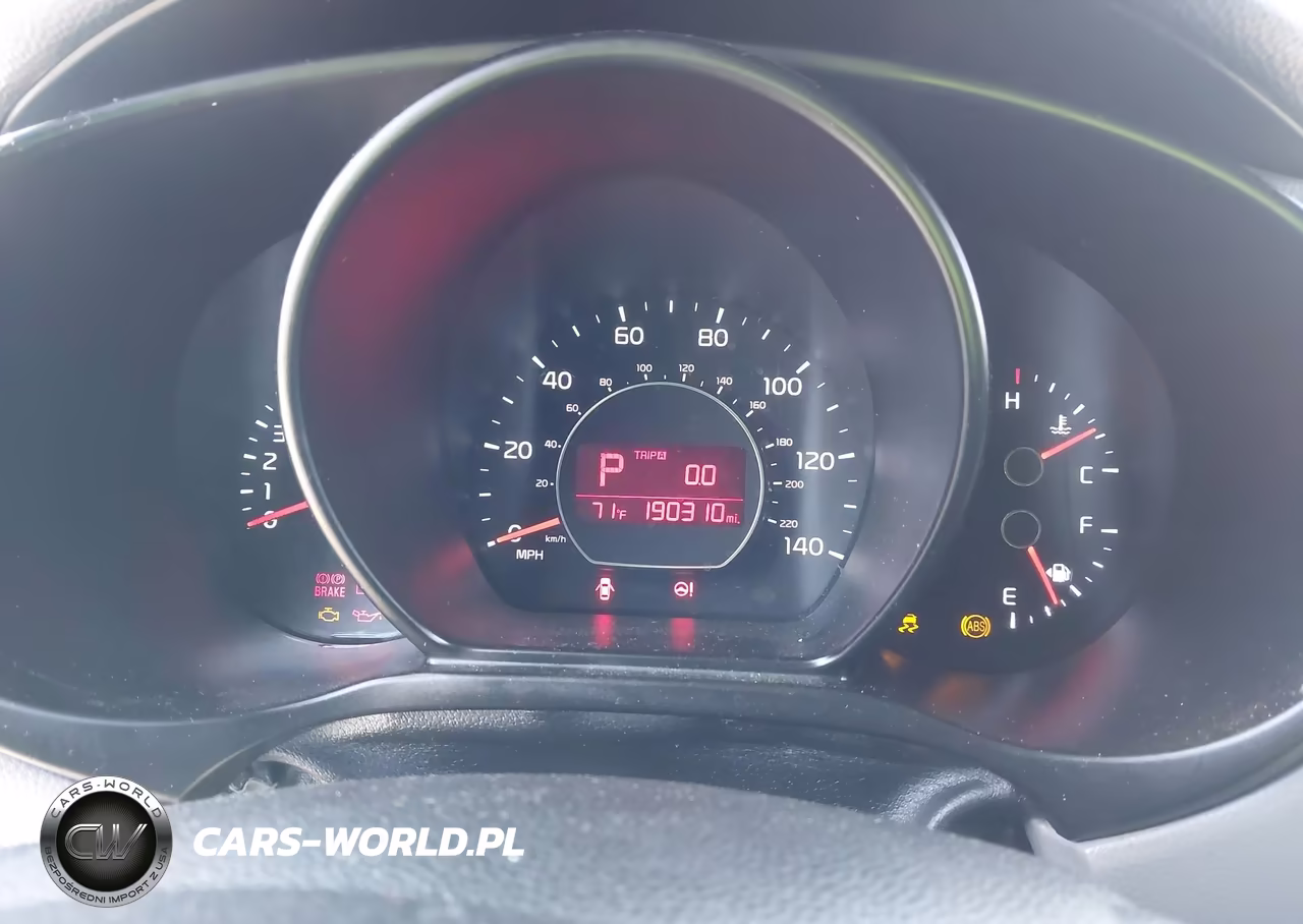 2015 Kia Soul + VIN:KNDJP3A50F7127245 - 7