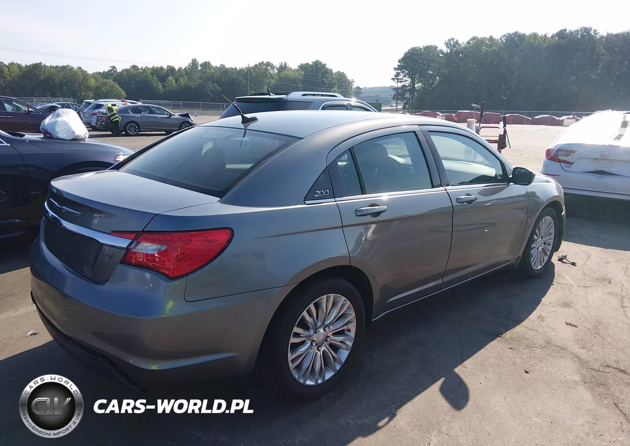 2012 Chrysler 200 Touring VIN:1C3CCBBG4CN288711 - 4