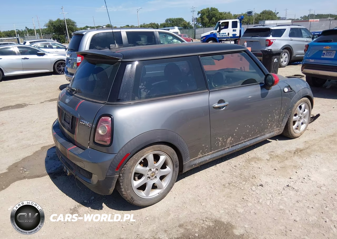 2007 Mini Cooper S VIN:WMWMF73527TT85907 - 4