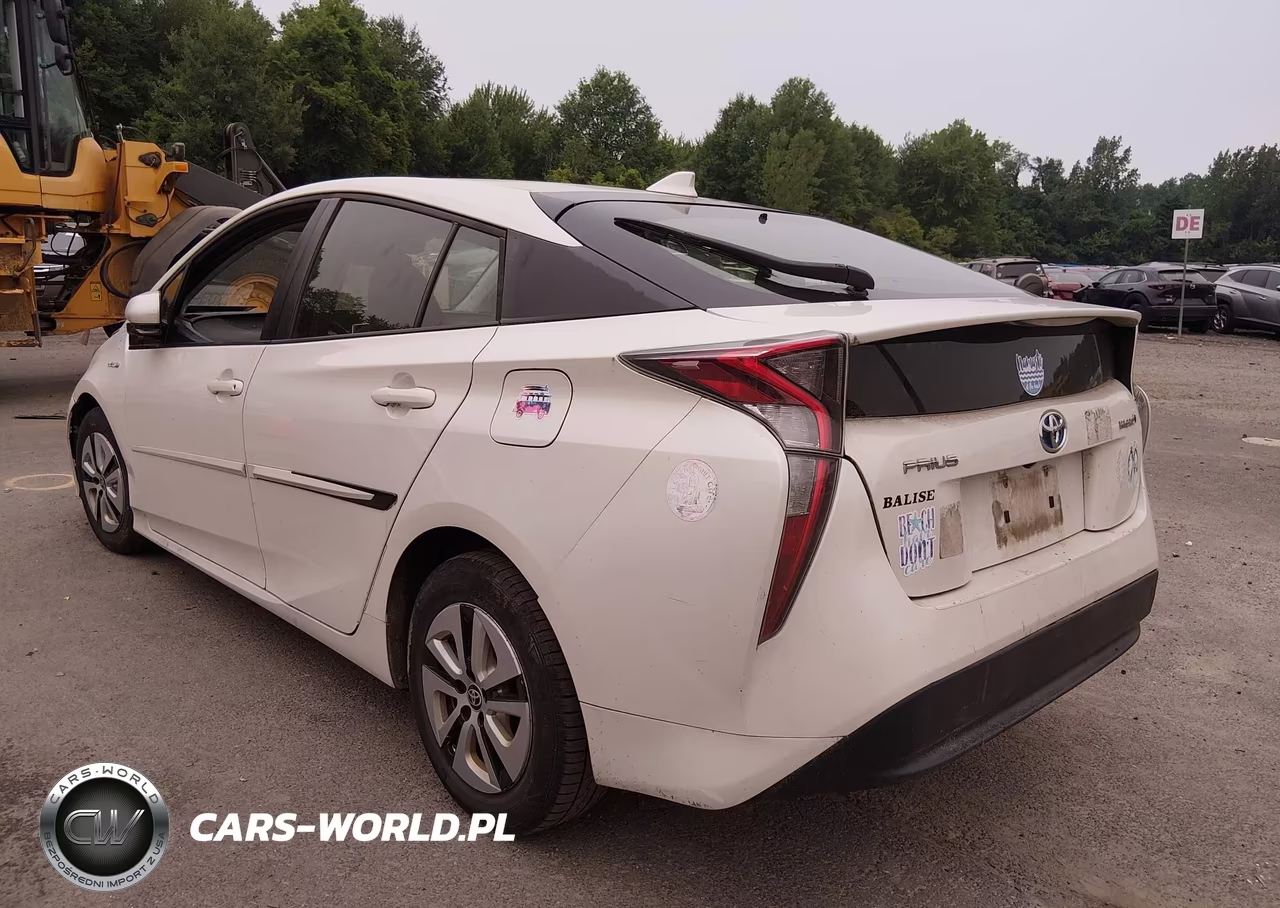 2017 Toyota Prius Three VIN:JTDKARFUXH3038592 - 3