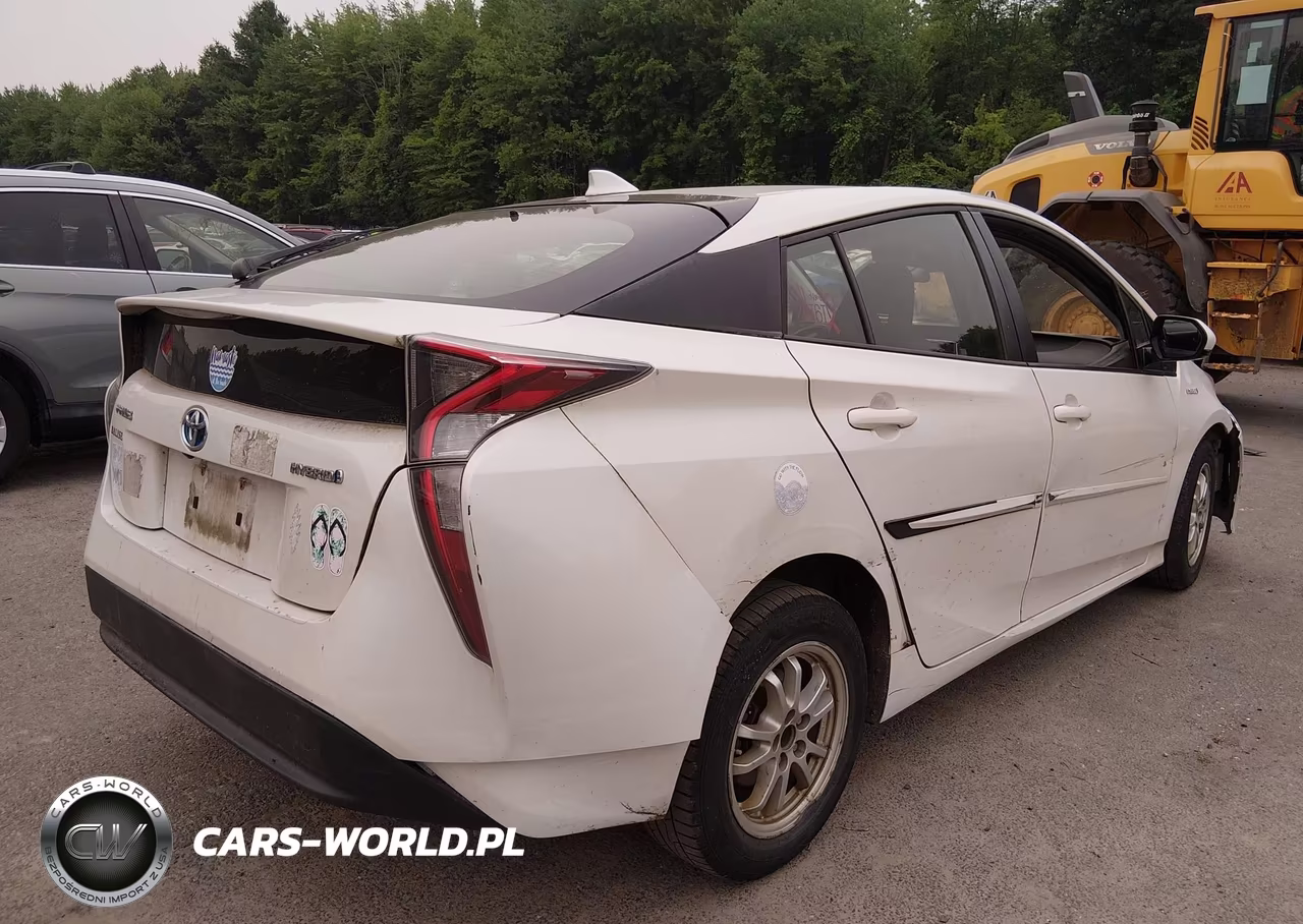 2017 Toyota Prius Three VIN:JTDKARFUXH3038592 - 4