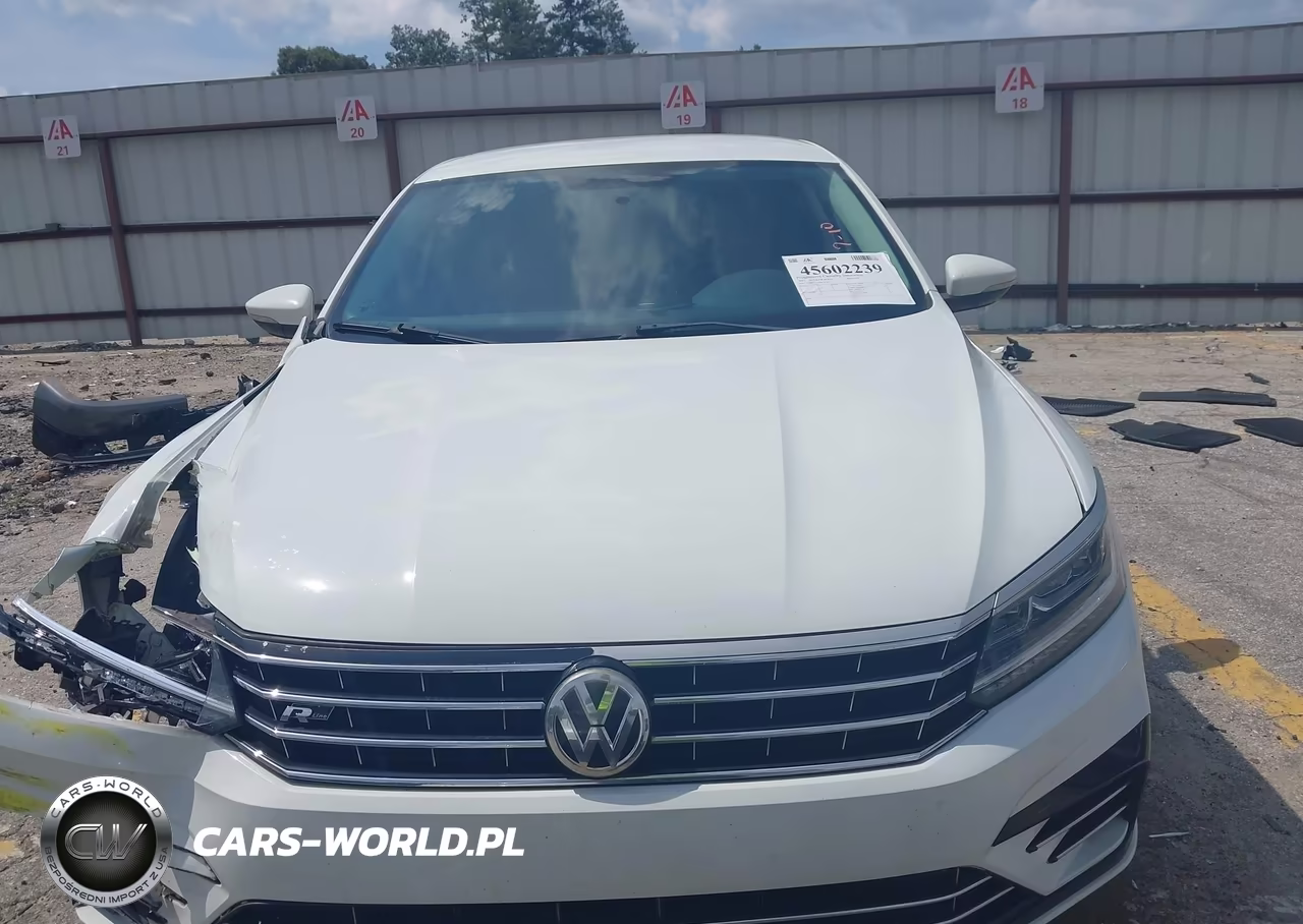 2017 Volkswagen Passat 1.8T R-Line VIN:1VWDT7A32HC053607 - 12