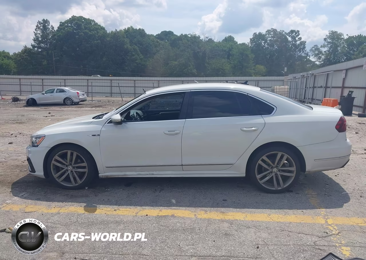 2017 Volkswagen Passat 1.8T R-Line VIN:1VWDT7A32HC053607 - 14