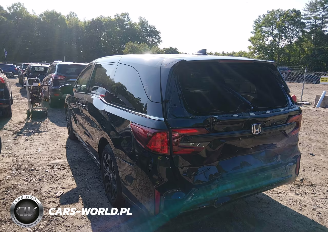 2026 Honda Odyssey Sport-L VIN:5FNRL6H71TB064170 - 3