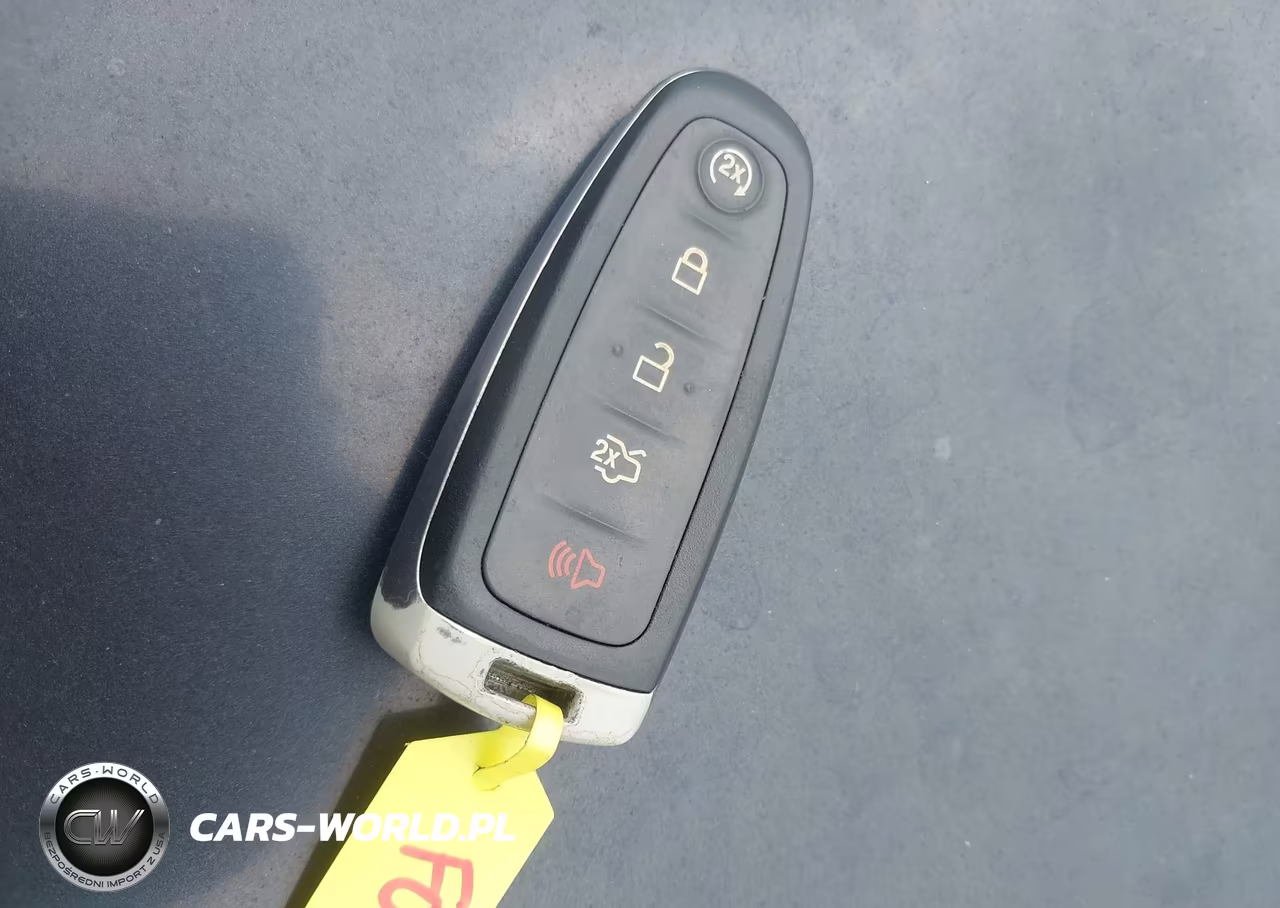 2016 Ford Focus Titanium VIN:1FADP3N26GL210626 - 11