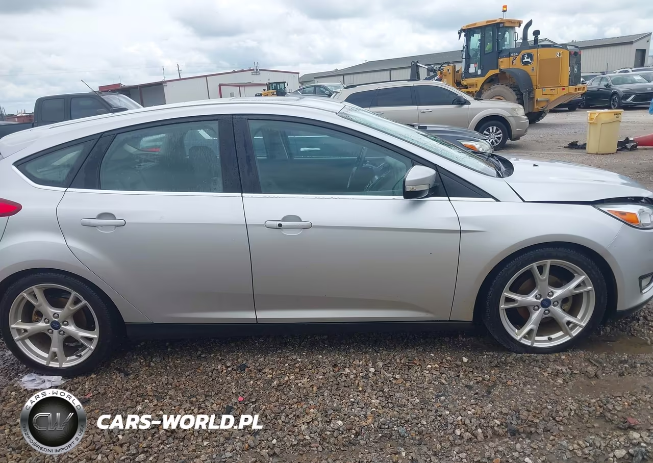2016 Ford Focus Titanium VIN:1FADP3N26GL210626 - 13