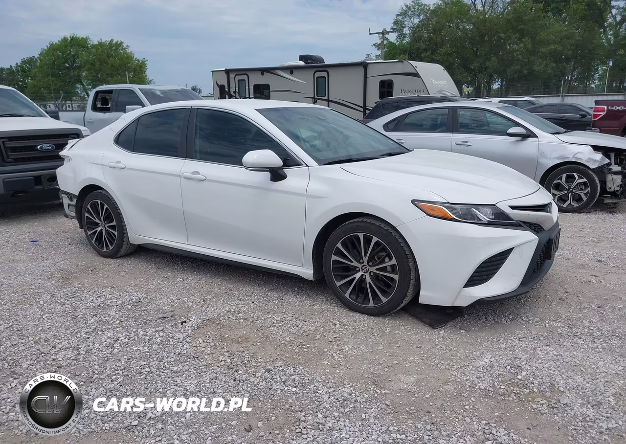 2020 Toyota Camry Se – zdjęcie 1 z 15