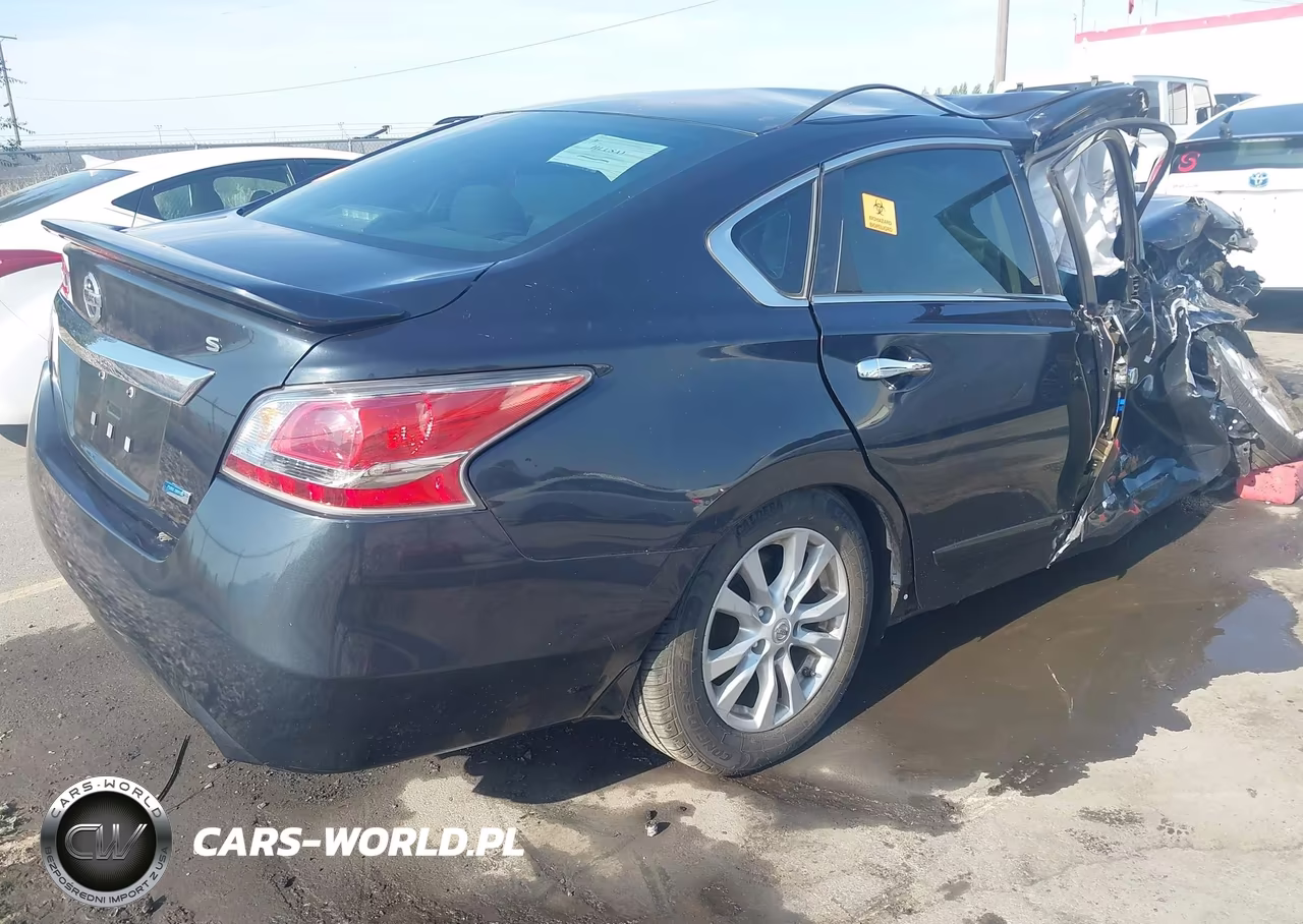 2014 Nissan Altima 2.5 S VIN:1N4AL3AP2EN227845 - 4
