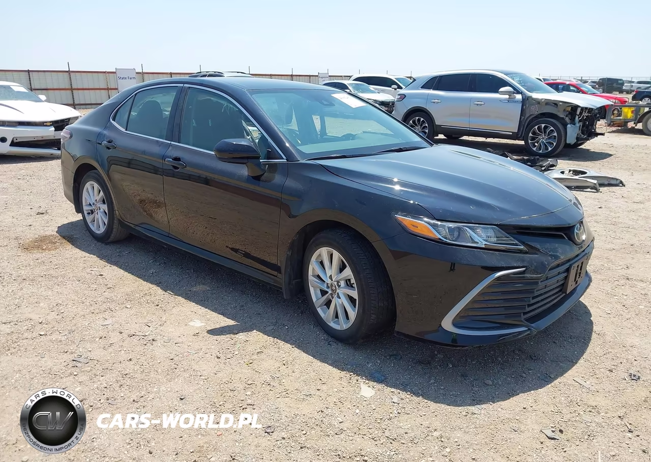 2024 Toyota Camry Le – zdjęcie 1 z 15
