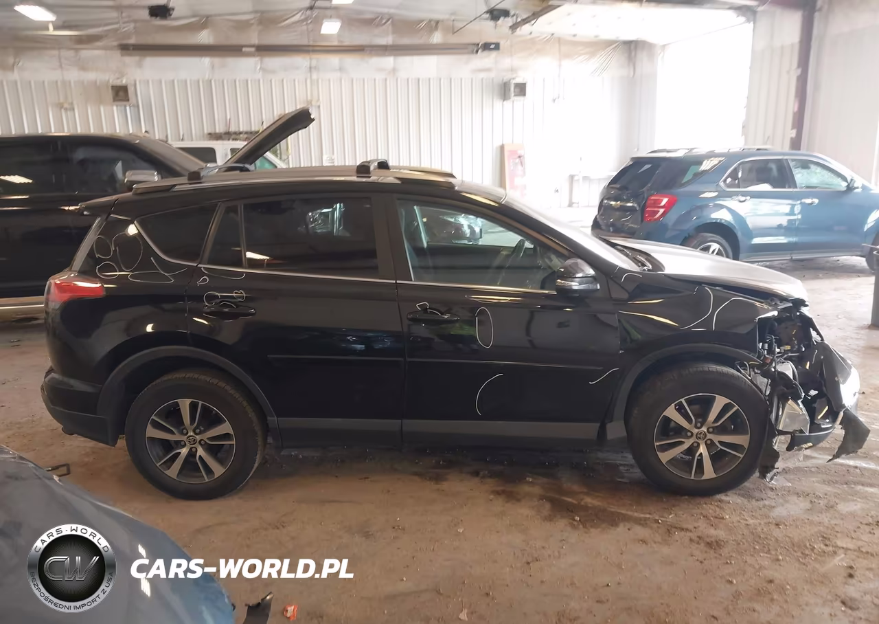 2018 Toyota Rav4 Xle VIN:2T3RFREV8JW732159 - 13