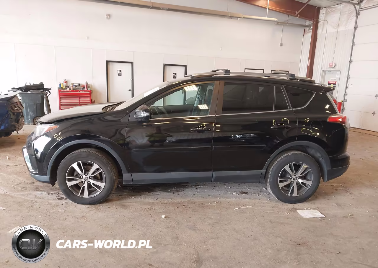 2018 Toyota Rav4 Xle VIN:2T3RFREV8JW732159 - 14