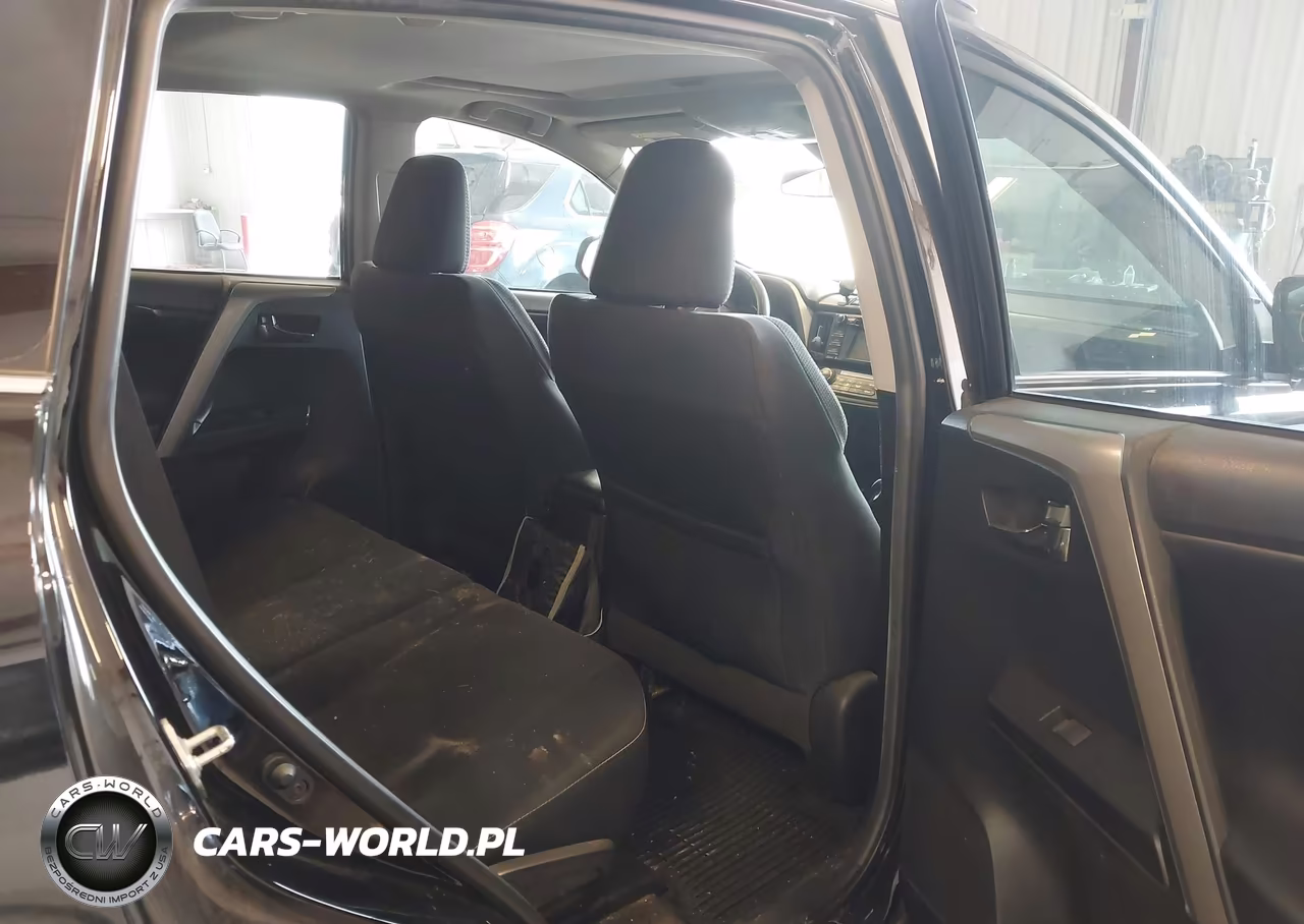 2018 Toyota Rav4 Xle VIN:2T3RFREV8JW732159 - 8