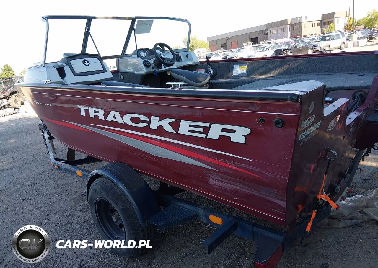 2018 17 1-2 Tracker VIN:000USBUJ71886A818 - 3
