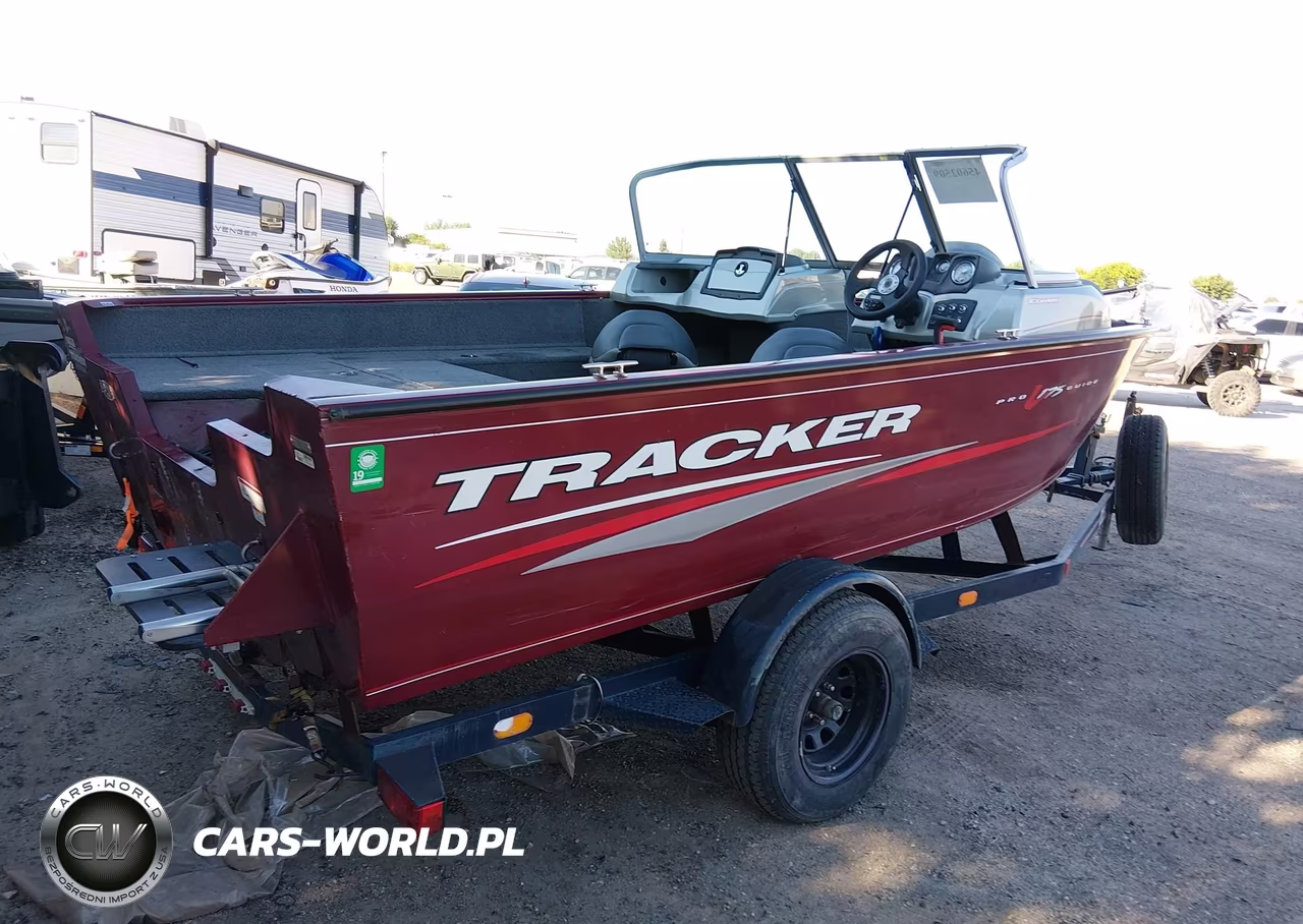 2018 17 1-2 Tracker VIN:000USBUJ71886A818 - 4