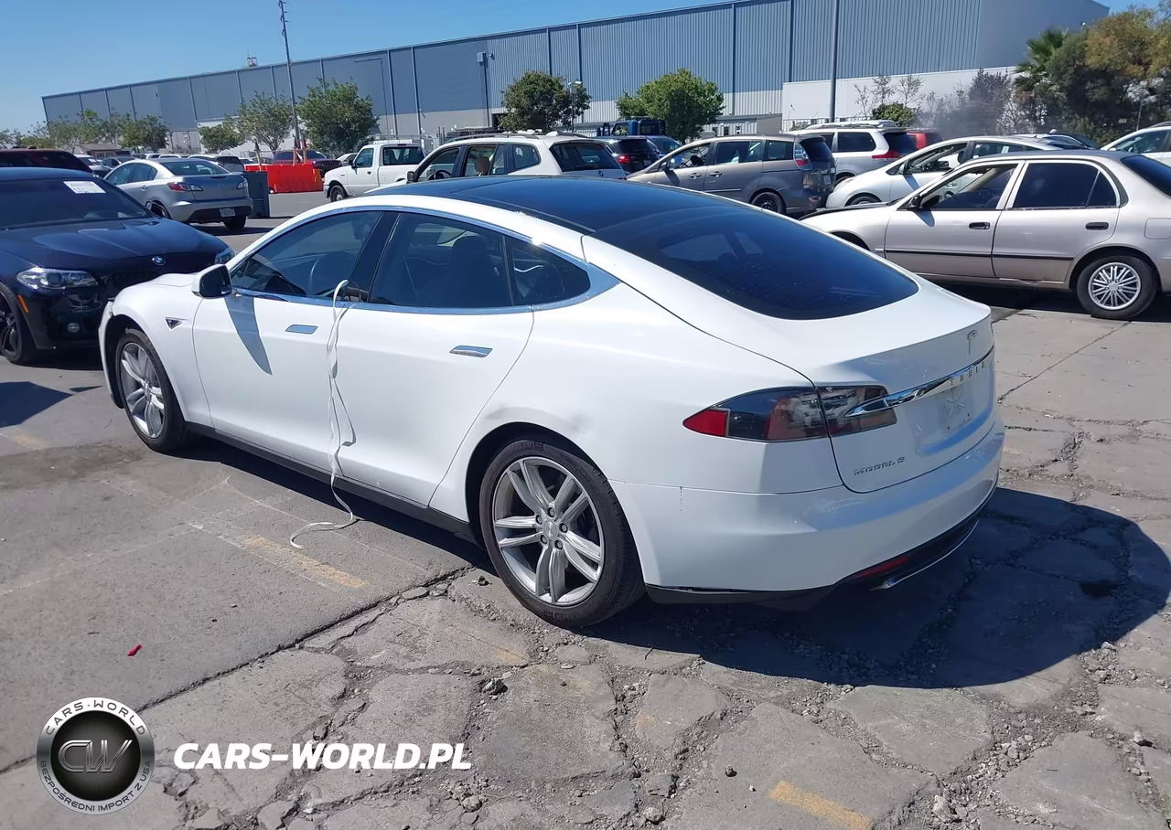2013 Tesla Model S VIN:5YJSA1AG1DFP04870 - 3