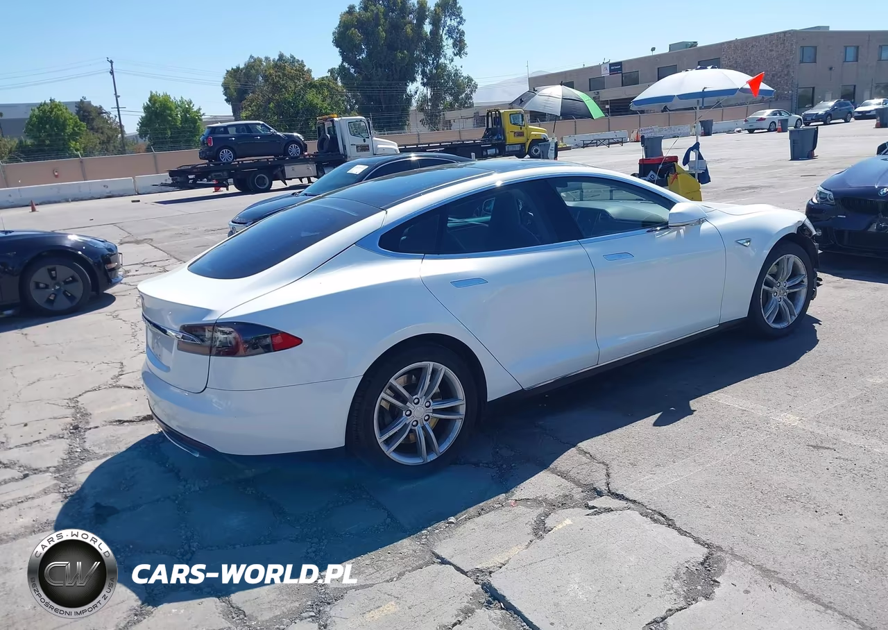 2013 Tesla Model S VIN:5YJSA1AG1DFP04870 - 4