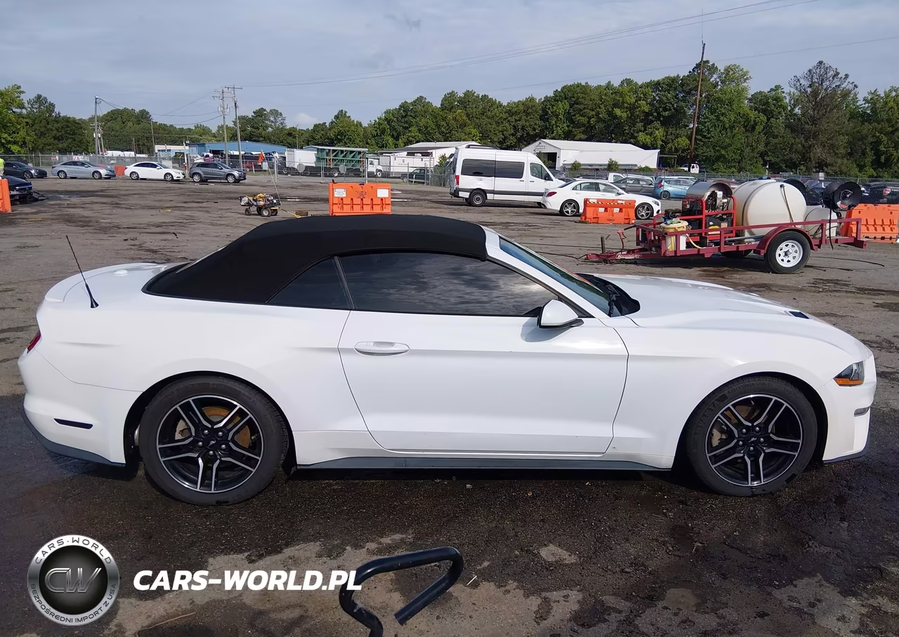 2022 Ford Mustang Ecoboost Premium VIN:1FATP8UH8N5106025 - 13