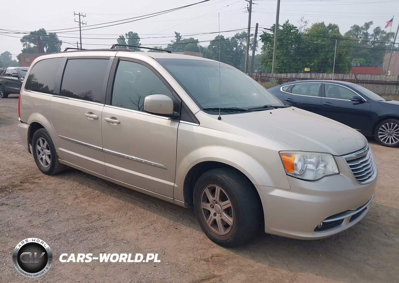 2012 Chrysler Town & Country Touring – zdjęcie 1 z 11