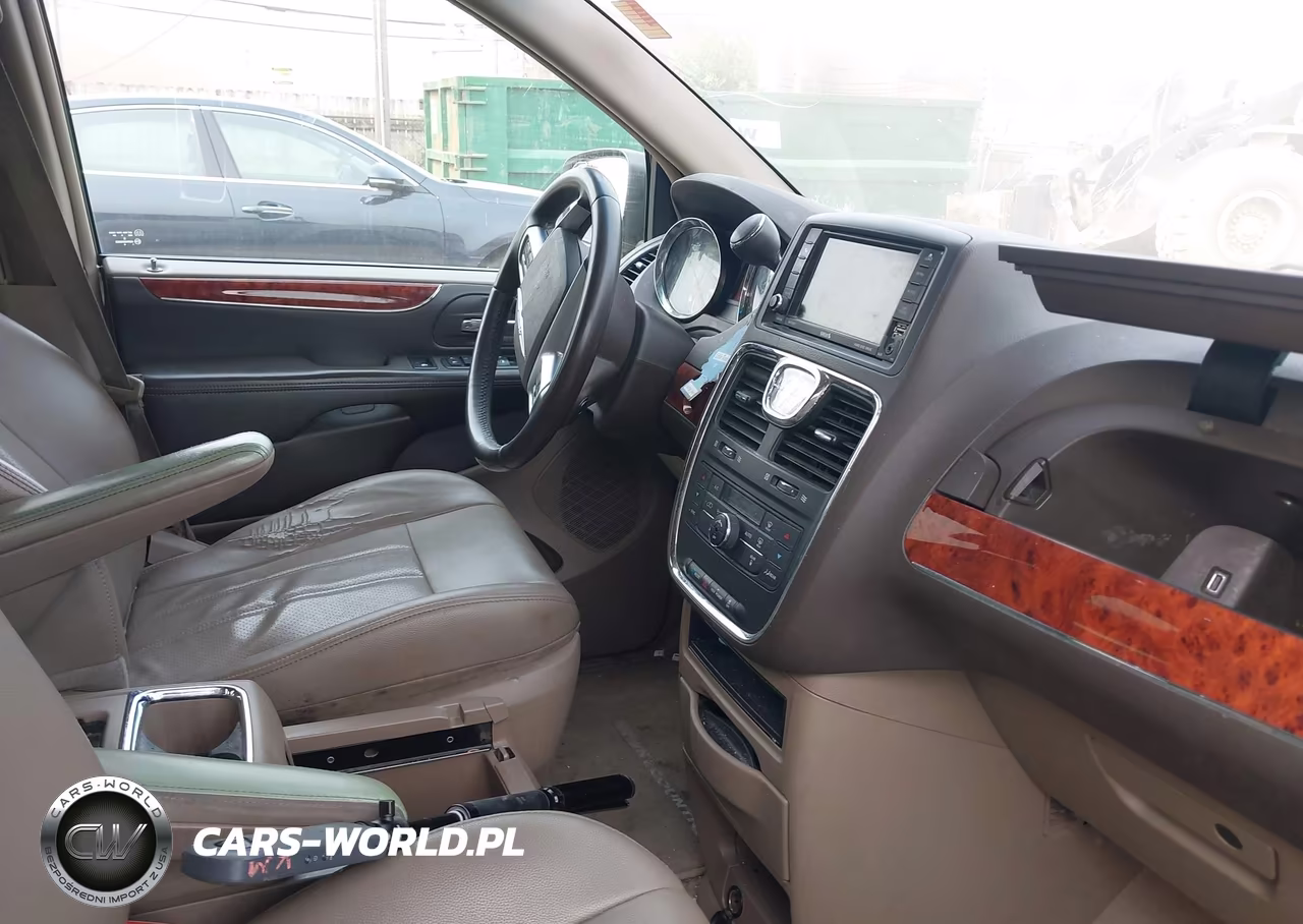 2012 Chrysler Town & Country Touring VIN:2C4RC1BG7CR376316 - 5