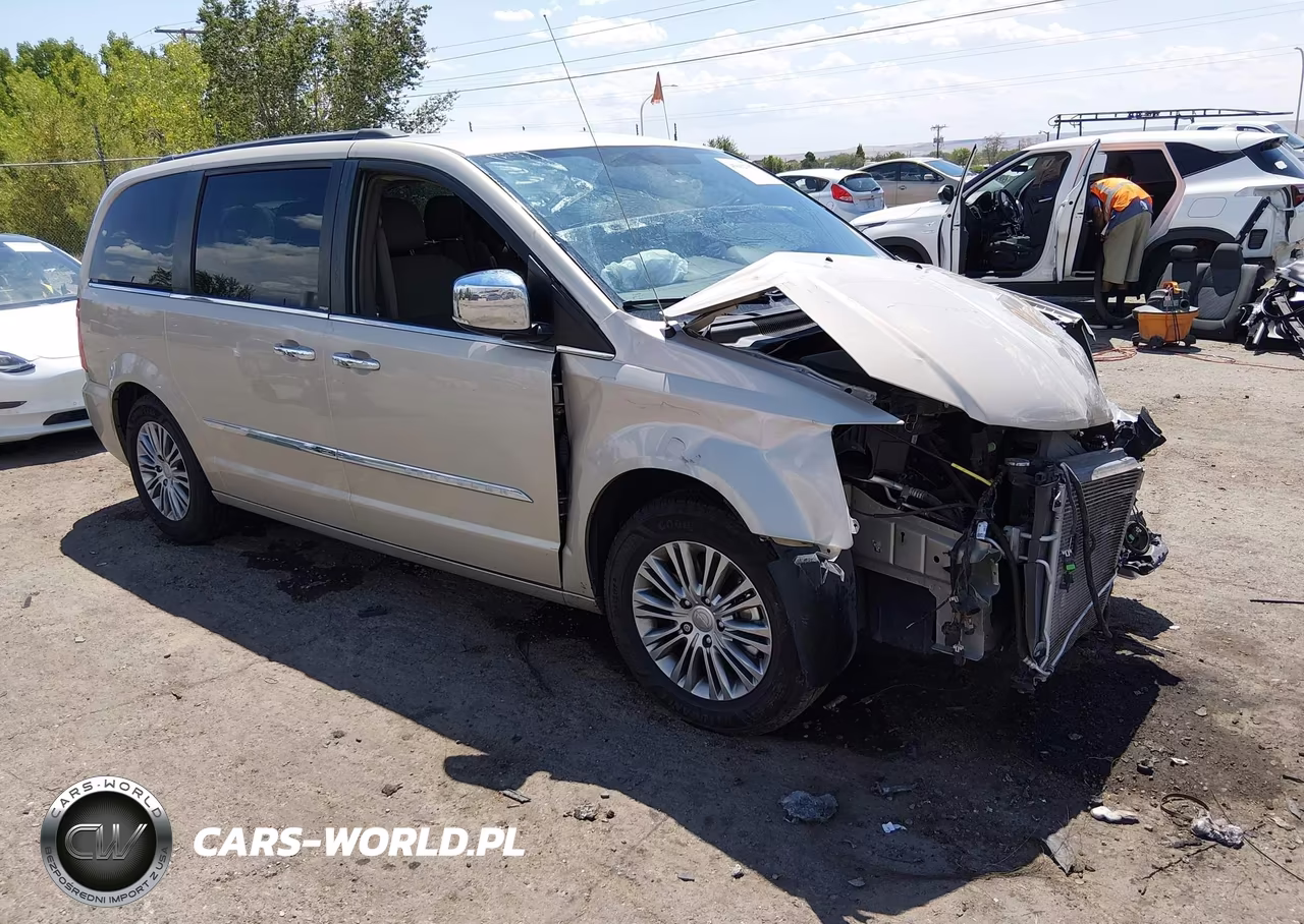 2013 Chrysler Town & Country Touring-L – zdjęcie 1 z 12