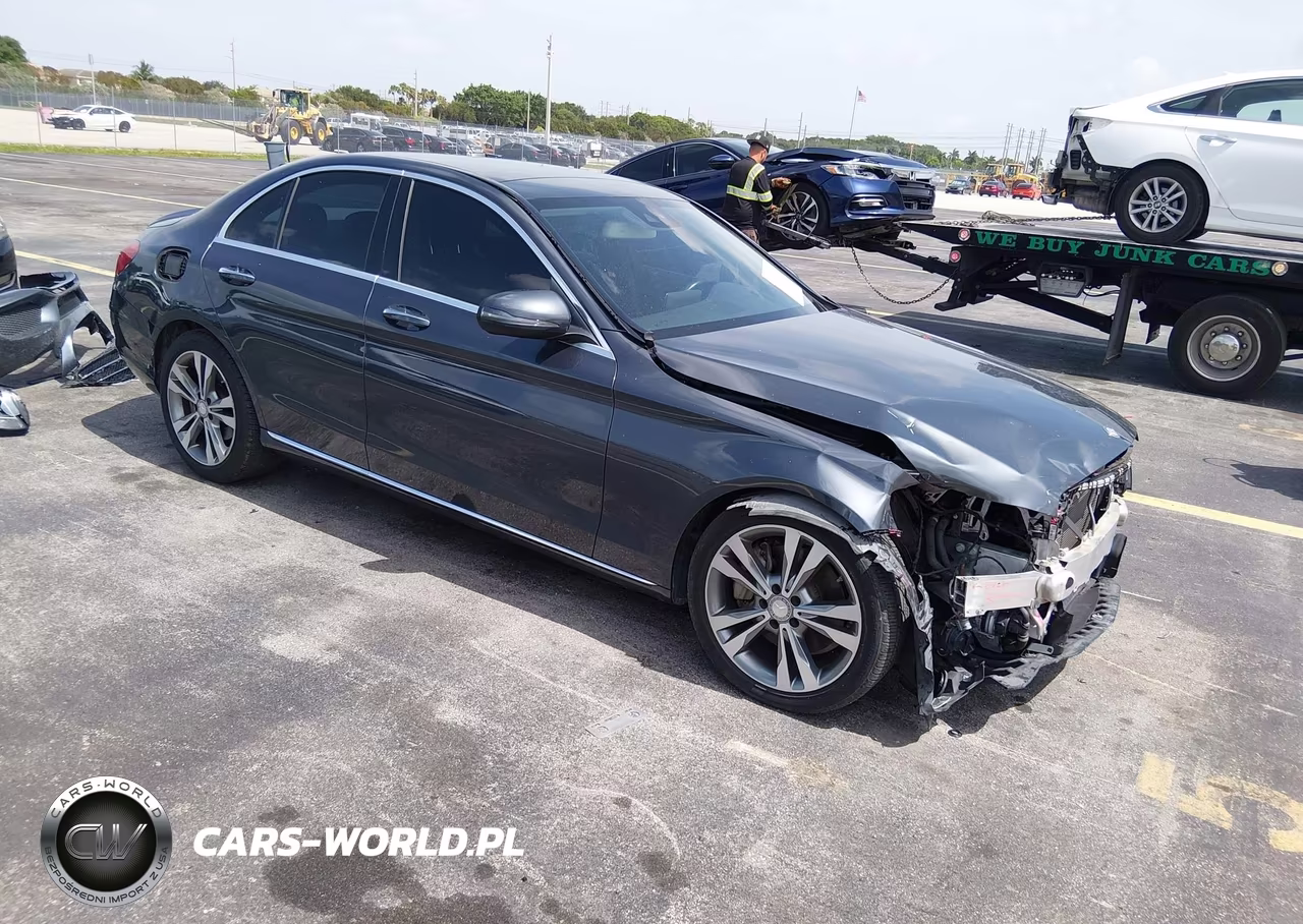 2016 Mercedes-Benz C 300 Luxury