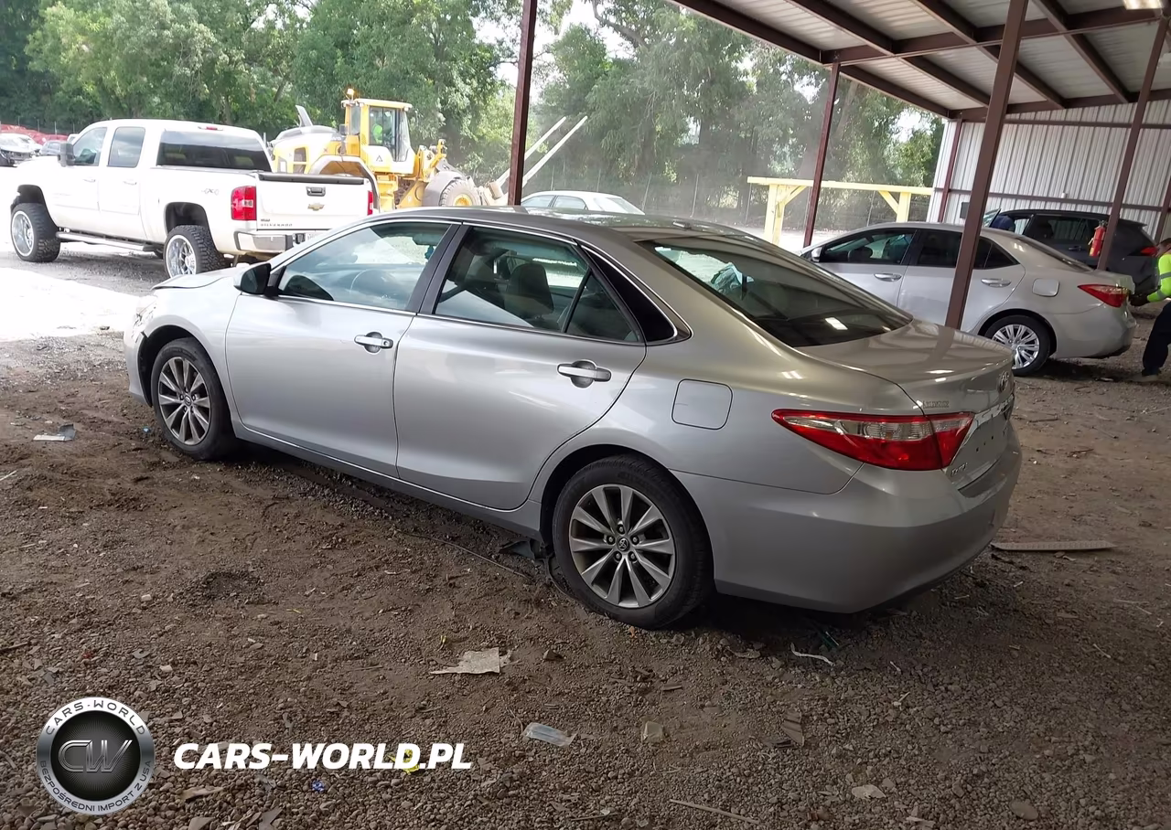 2017 Toyota Camry Xle VIN:4T1BF1FK6HU389393 - 3