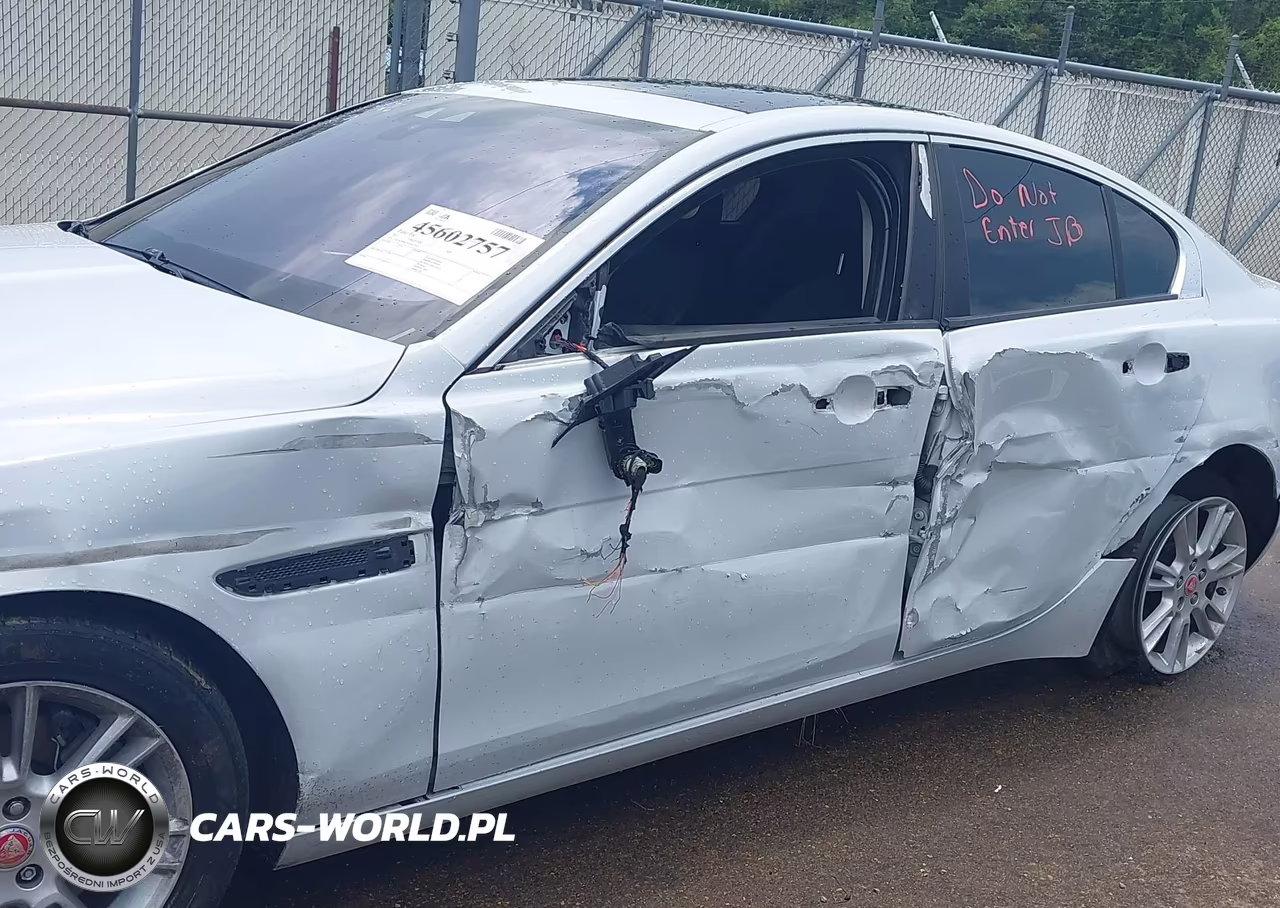 2017 Jaguar Xe 25T Premium VIN:SAJAD4BG3HA967249 - 12