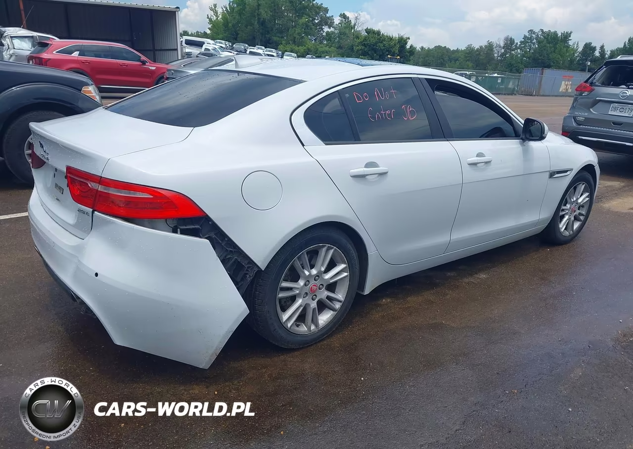 2017 Jaguar Xe 25T Premium VIN:SAJAD4BG3HA967249 - 4