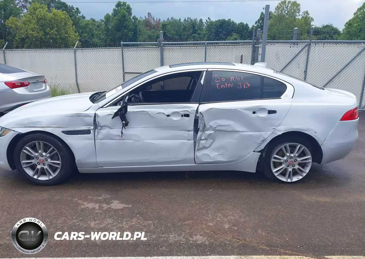 2017 Jaguar Xe 25T Premium VIN:SAJAD4BG3HA967249 - 6