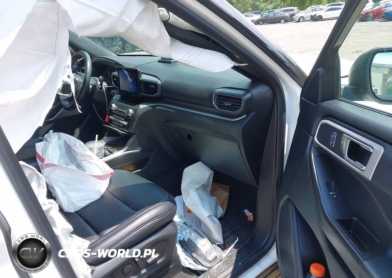 2020 Ford Explorer Xlt VIN:1FMSK8DH9LGC25557 - 5