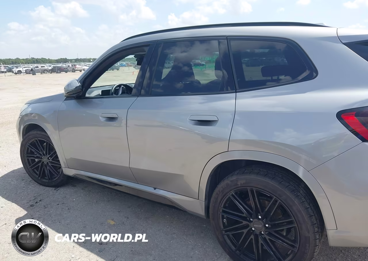 2023 BMW X1 xDrive28I VIN:WBX73EF06P5X24348 - 14