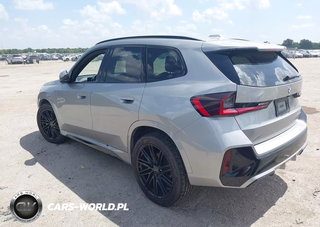 2023 BMW X1 xDrive28I VIN:WBX73EF06P5X24348 - 3