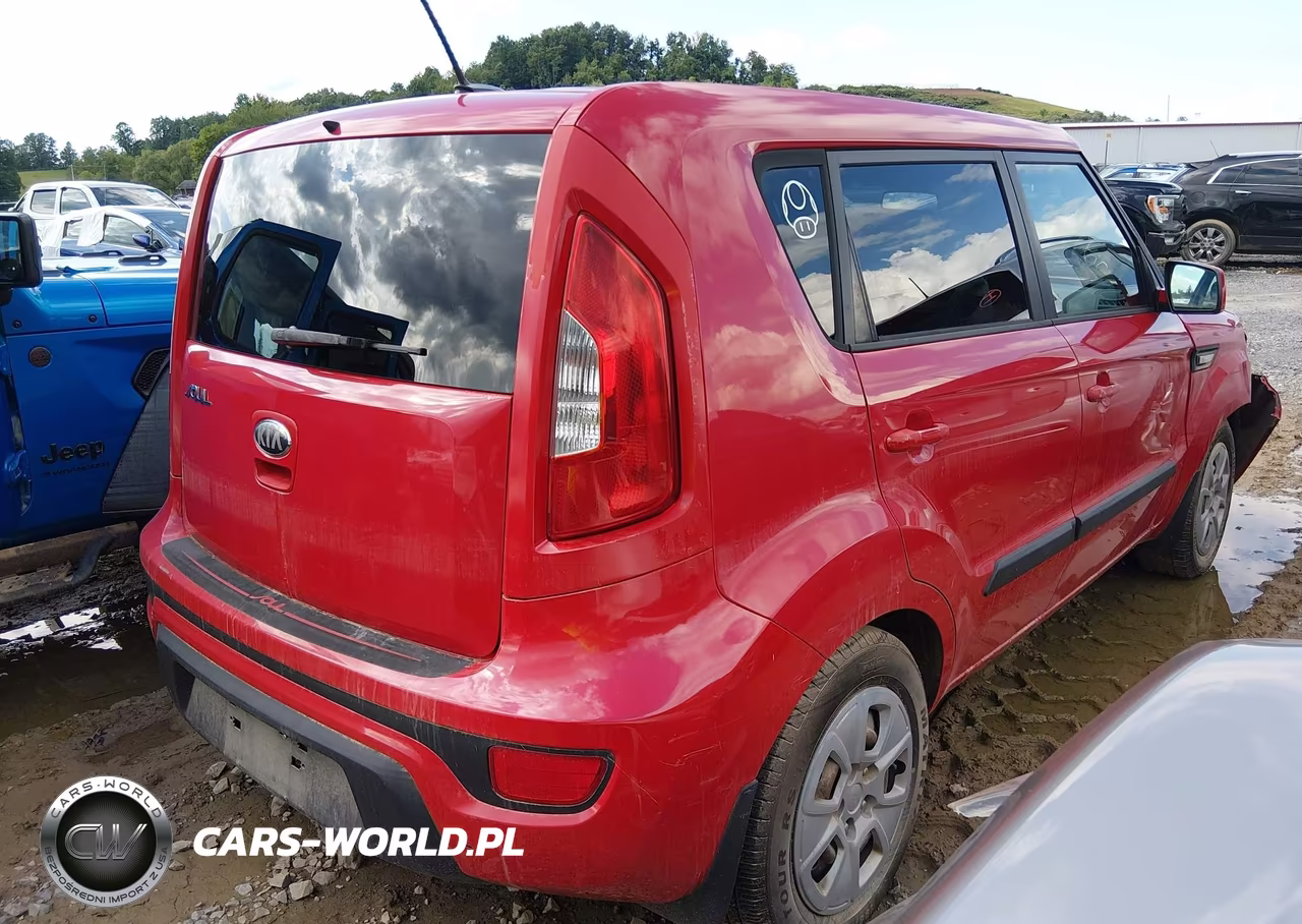 2013 Kia Soul VIN:KNDJT2A56D7623752 - 4