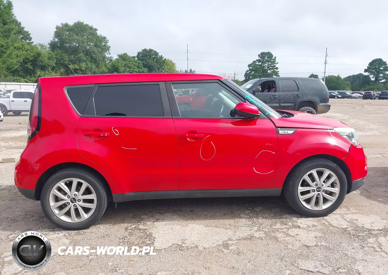 2018 Kia Soul + VIN:KNDJP3A5XJ7587697 - 13