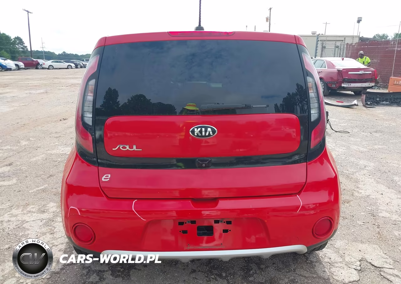 2018 Kia Soul + VIN:KNDJP3A5XJ7587697 - 16