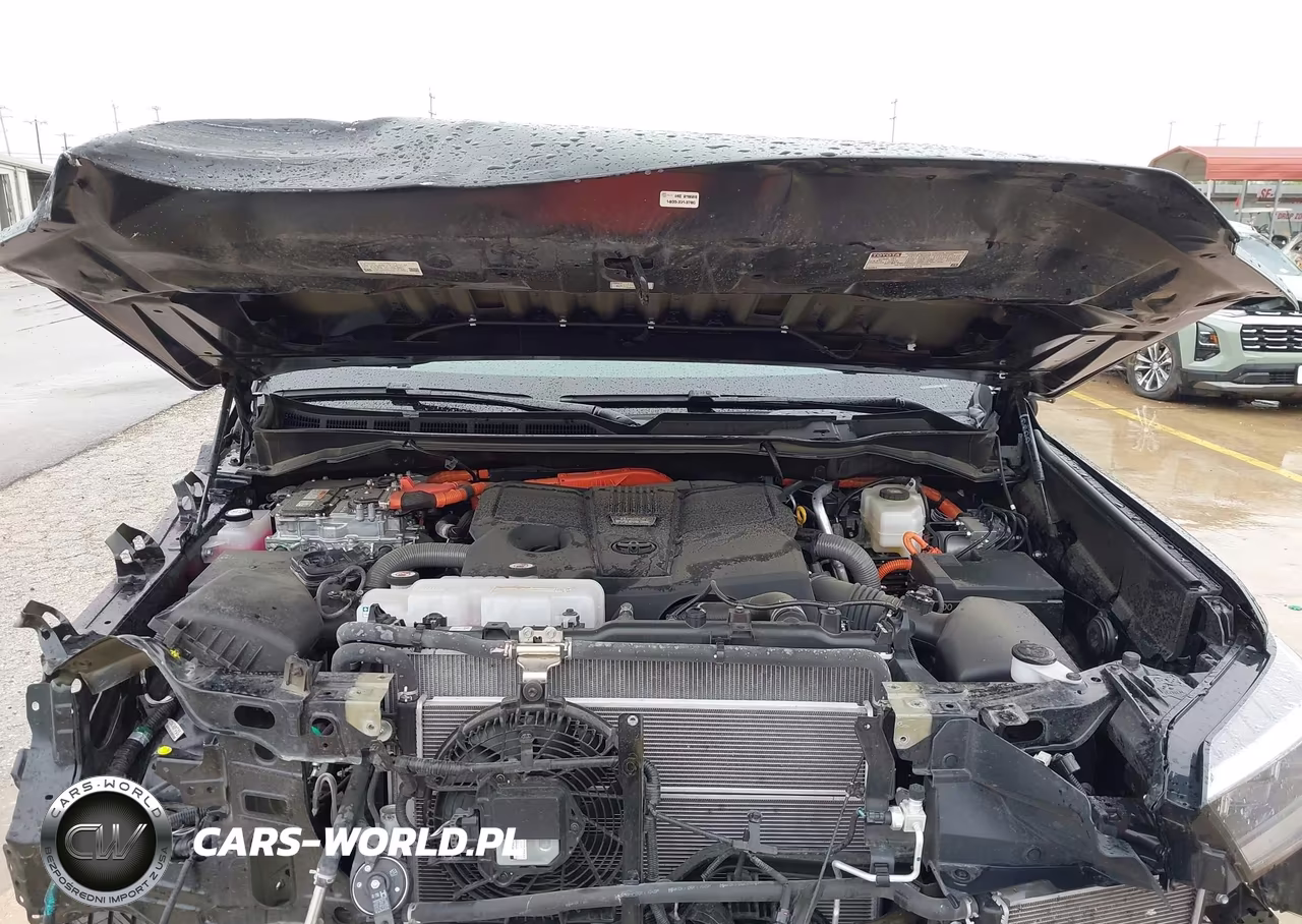2026 Toyota Sequoia Platinum VIN:7SVAAABA3TX077444 - 10